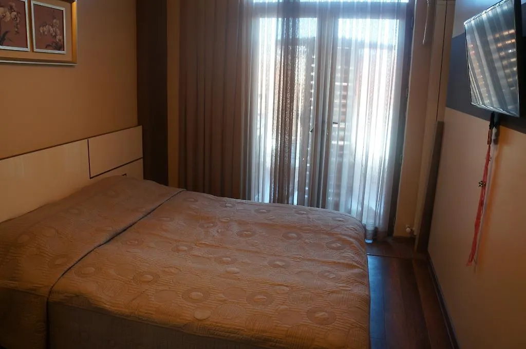 Apartment With Summer Terrace Batumi